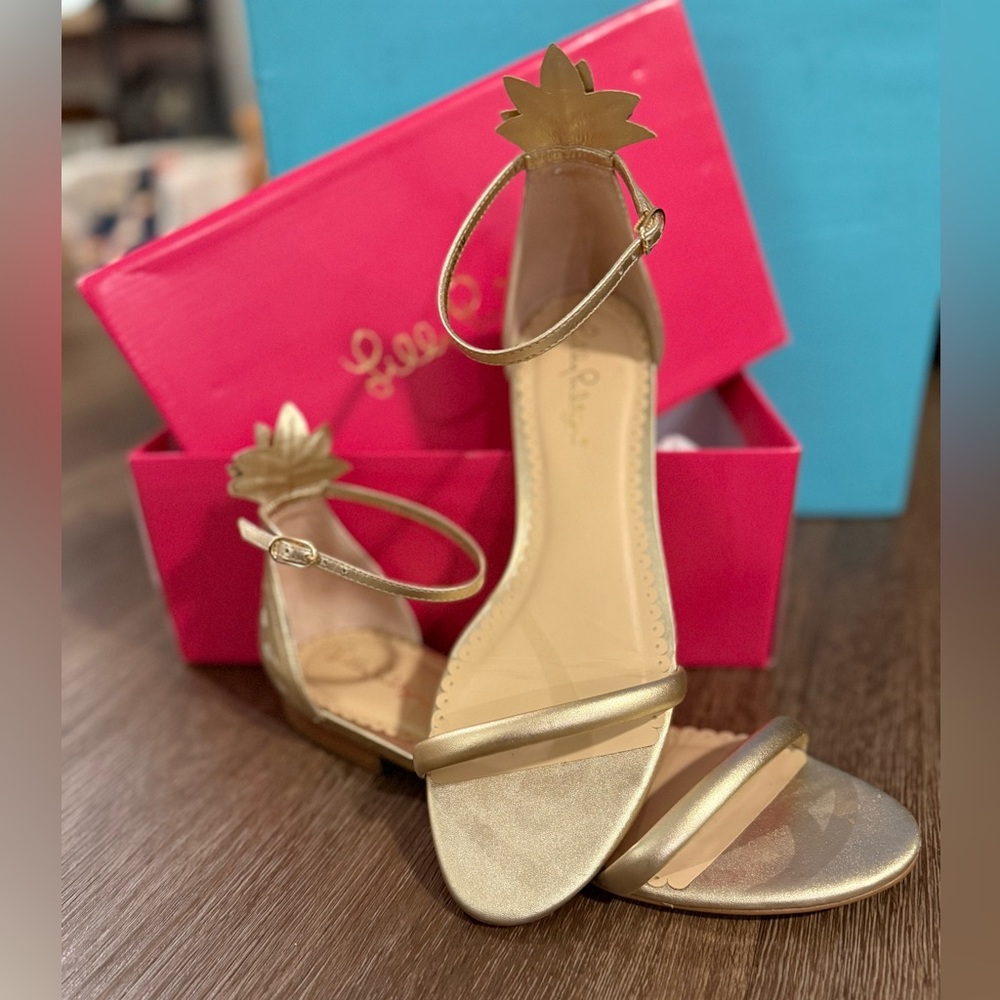 Lilly Pulitzer l Laura Sandal l Sz 9 l Metallic Gold Ankle Strap Sandals l EUC
